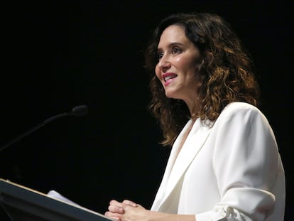 Ayuso, en un encuentro empresarial en Santiago. La presidenta madrileña ha iniciado este viernes una visita de cuatro días a Chile.