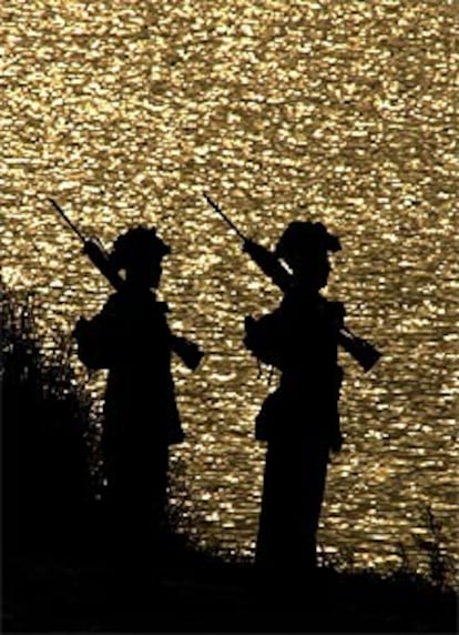 Soldados del ejército indio, cerca de la frontera con Pakistán.