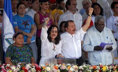 La pareja presidencial en Managua en 2009.