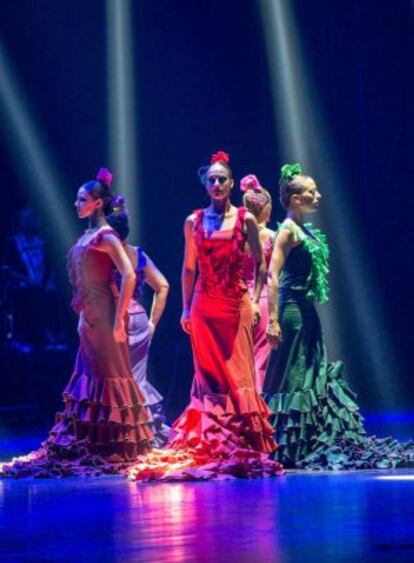 Actuación del grupo de danza española de 'Cía Carmen y Matilde Rubio', en Murcia.