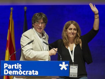 Carles Puigdemont y Marta Pascal.