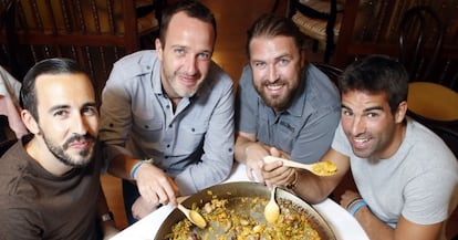 Los integrantes de la Comunidad de la Paella, en la Casa de Valencia.