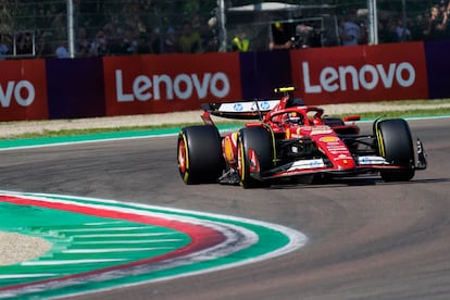 Carlos Sainz durante la clasificación del Gran Premio de Emilia Romaña