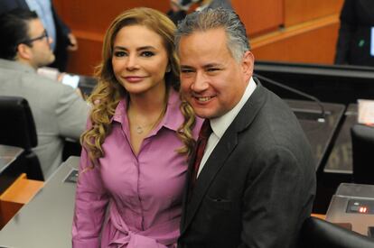 Santiago Nieto y Carla Humphrey en el Congreso, en septiembre de 2023.