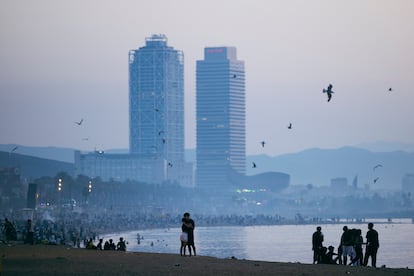 La playa de La Barceloneta, en la madrugada de hoy.