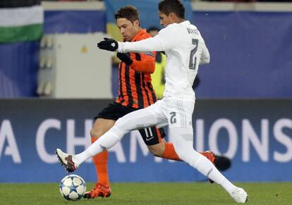 Varane intenta frenar a Marlos