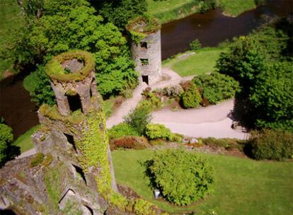 En la parte superior del Castillo de Blarney se encuentra la famosa 'Piedra de la elocuencia'