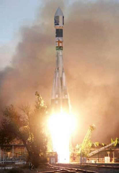 Despegue del cohete Soyuz con la nave <i>Venus Express,</i> desde la base de Baikonur.