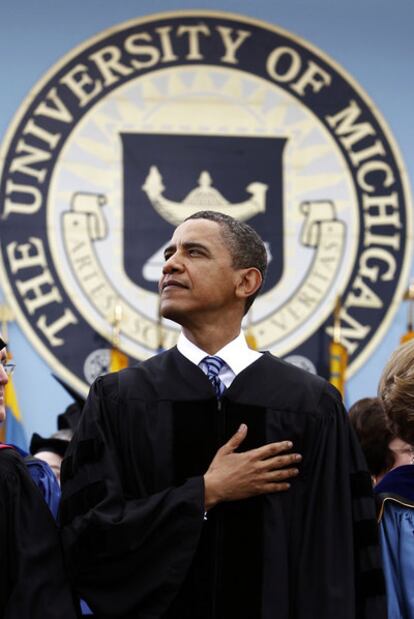 Barack Obama, ayer en la Universidad pública de Michigan.