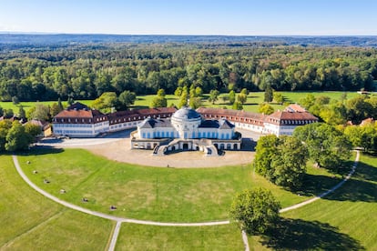 Vista aérea del palacio Solitude y sus jardines.