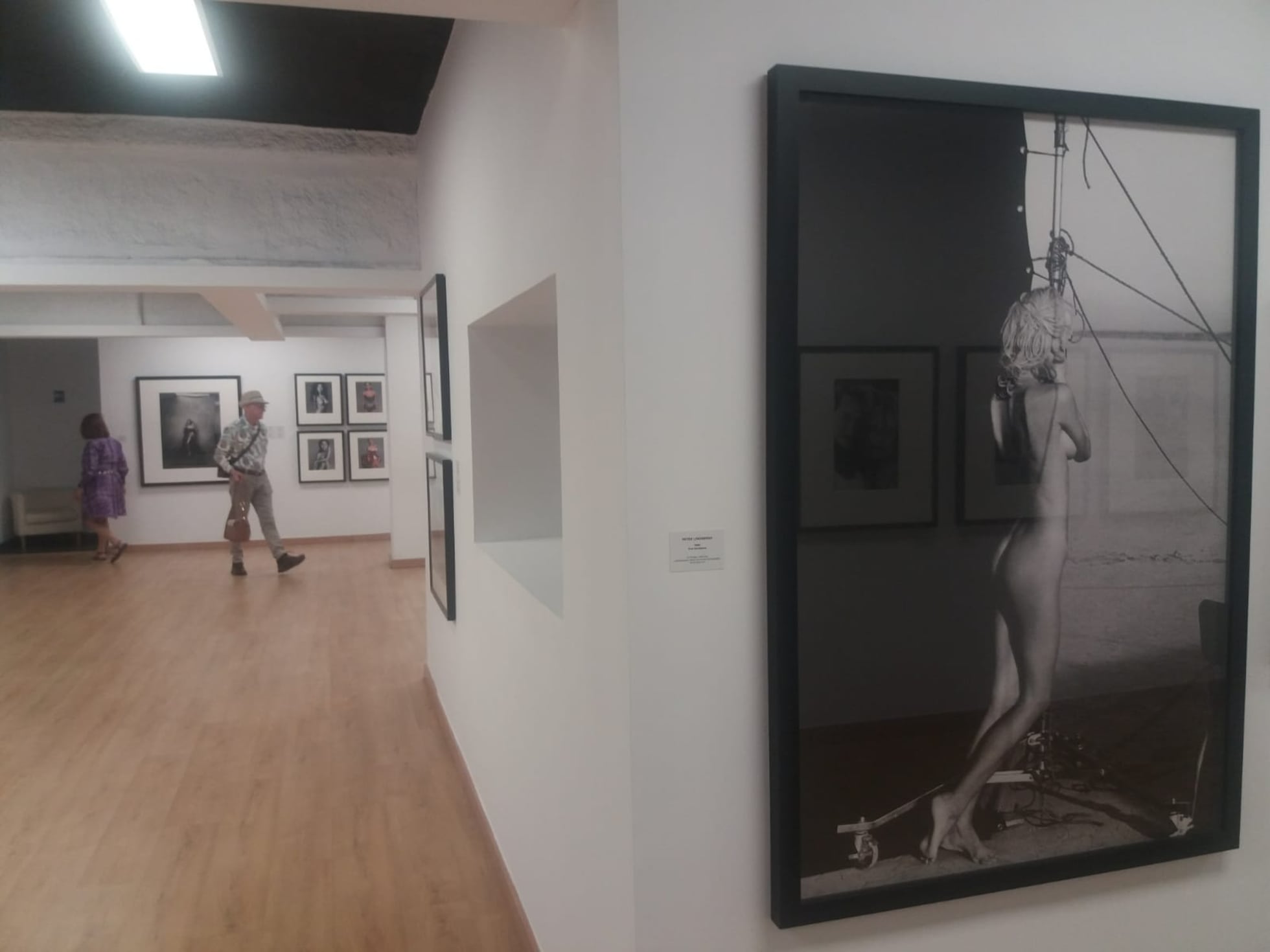 La galería barcelonesa FotoNostrum presenta los populares calendarios  Pirelli como mucho más que imágenes de mujeres desnudas | Noticias de  Cataluña | EL PAÍS