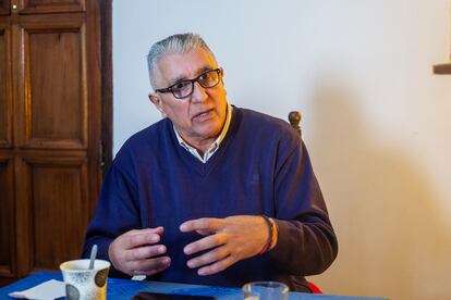 Ricardo Righi durante la entrevista en casa de Capra.