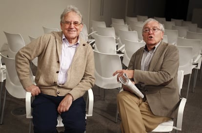 Santos Juliá y José Luis Álvarez Junco (derecha) debaten sobre la Transición y la necesidad de una reforma de la Constitución, en Madrid en 2014.