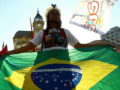 Manifestante em Curitiba no dia 13 de setembro.