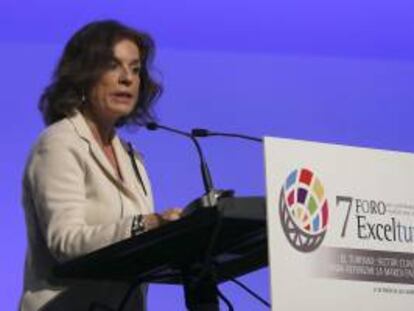 La alcaldesa de Madrid, Ana Botella, durante su intervención hoy en la inauguración del VII Foro de Liderazgo Turístico de Exceltur en Madrid.