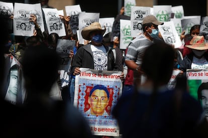 Protesta por los 43 estudiantes desaparecidos de Ayotzinapa