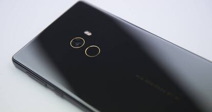 El Mi Mix es una edición de lujo diseñada por Philippe Starck para Xiaomi.