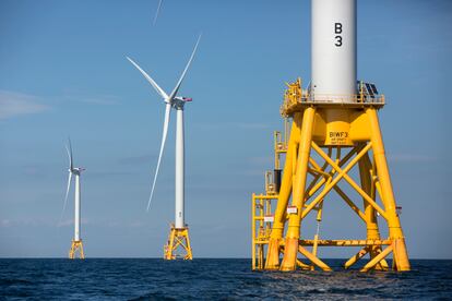 wind turbines from Deepwater Wind stand