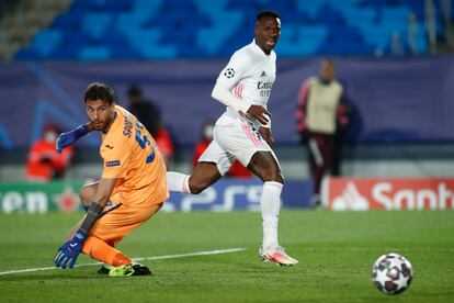 Vinicius ante el Atalanta