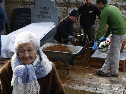 Ascensión Mendieta, during the exhumation in Guadalajara on Tuesday.