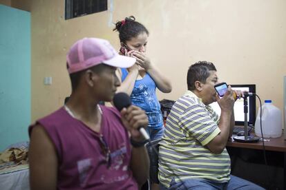 La radio Altamar sigue transmitiendo en Ecuador.