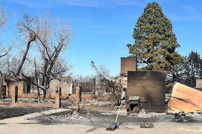 Los restos de una casa quemada en Canadian (Texas), el miércoles 28 de febrero de 2024.