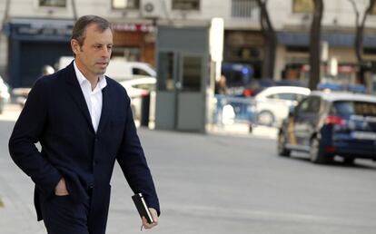 El expresidente del Fútbol Club Barcelona Sandro Rosell, a su llegada a la Audiencia Nacional para comparecer en el juicio que se sigue contra él el pasado mes de marzo. 