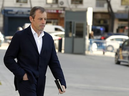 El expresidente del Fútbol Club Barcelona Sandro Rosell, a su llegada a la Audiencia Nacional para comparecer en el juicio que se sigue contra él el pasado mes de marzo. 