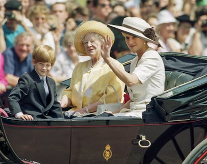 En junio de 1992, Diana de Gales llegó con su hijo Enrique y la Reina Madre al que fue su último 'Trooping de Colour'. Ese mismo año, el 9 de diciembre, el primer ministro John Major anunció el fin del matrimonio entre el príncipe Carlos y Lady Di.