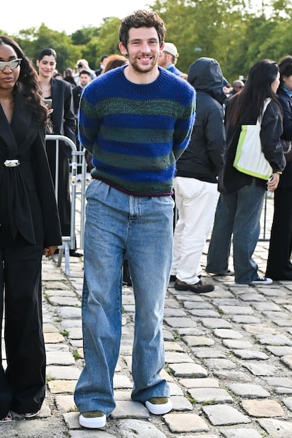 Josh O'Connor, de Loewe, en París en 2024.