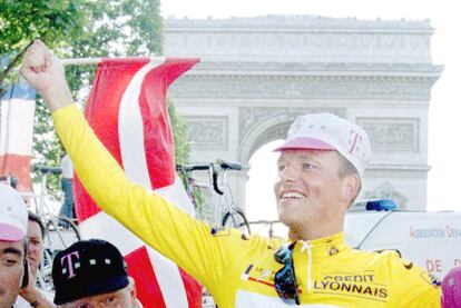 Bjarne Riis fue el primer ciclista en destronar a Miguel Indurain en un Tour de Francia en 1996. El ahora director de Alberto Contador se convirti en el primer dans en ganar la ronda gala.