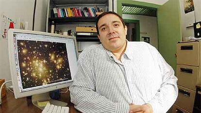 Narciso Benítez, en su despacho en el Instituto de Astrofísica de Andalucía.