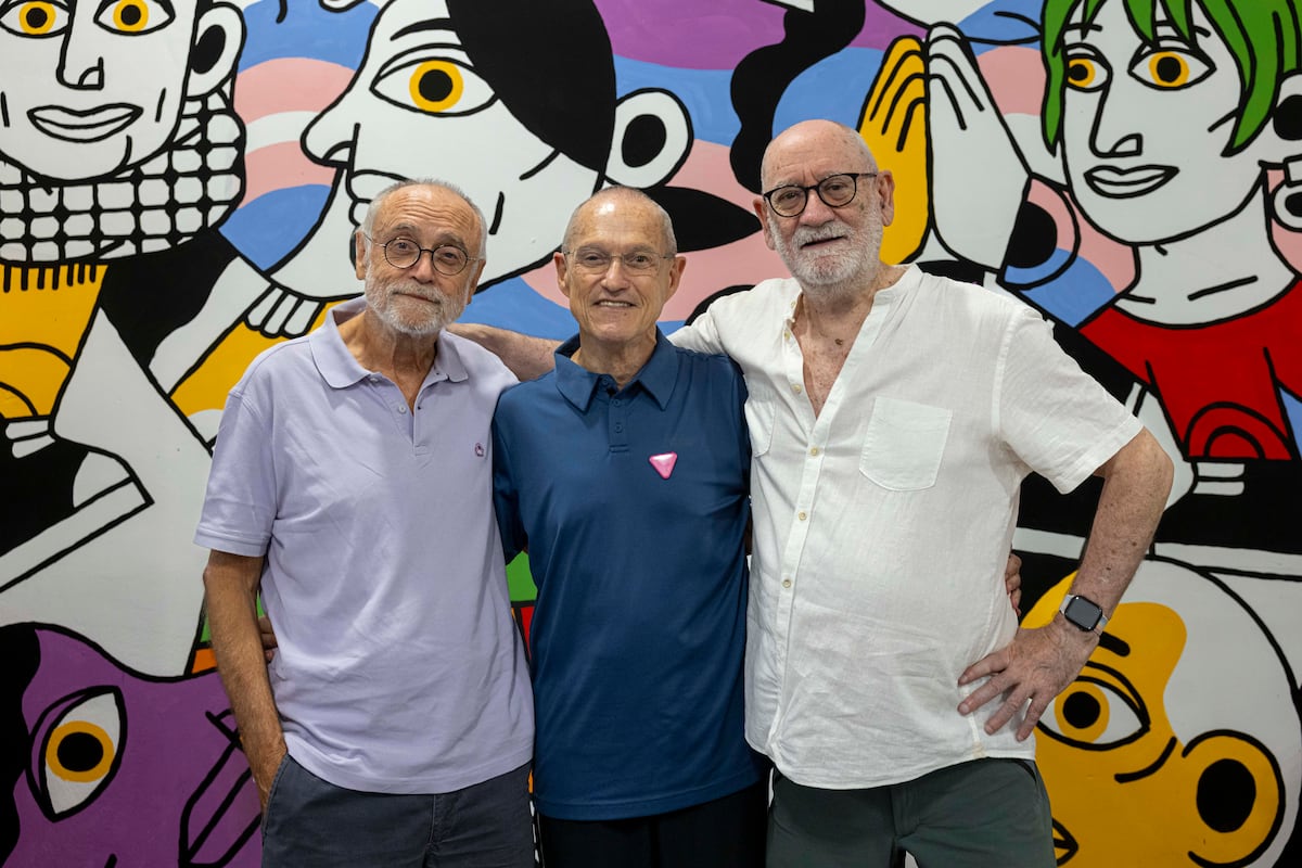 Un pediatra, un cura y un biólogo: el origen del activismo LGTBI+ en Valencia con anuncios en farolas