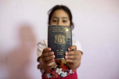 Una de las integrantes de una familia siria en Nador (Marruecos) a la espera de entrar en Melilla.