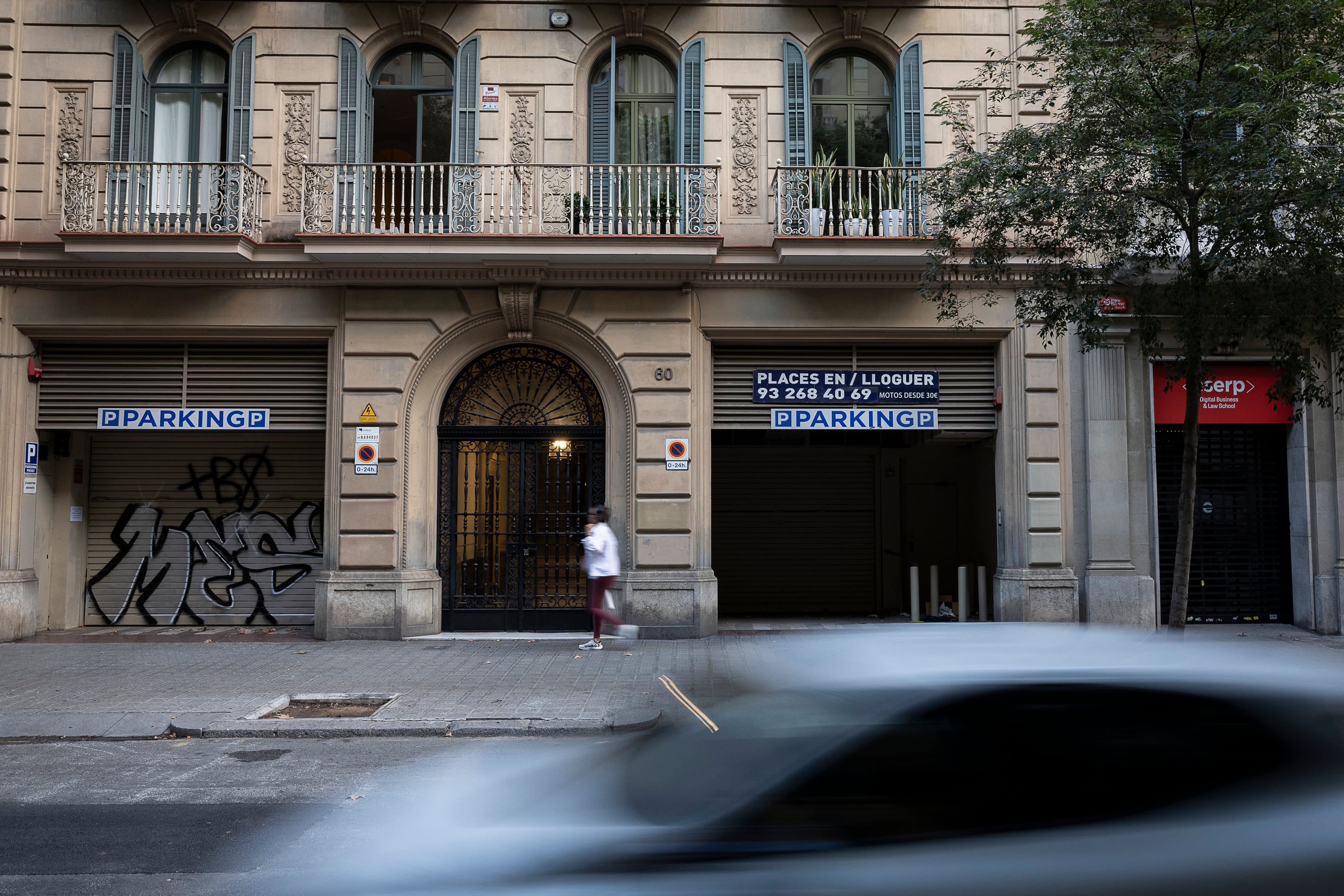Los nuevos pisos de Barcelona tendrán limitadas las plazas de aparcamiento en función de la cercanía al transporte público