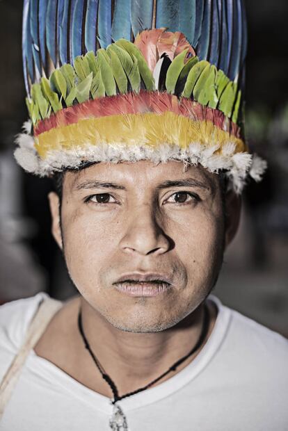 Héctor Fabio Yukuna é coordenador de jovens dos povos indígenas da Amazônia colombiana e, portanto, reflete sobre os protestos: “Dia após dia, os líderes indígenas estão acabando, estão nos matando. Protesto pelos direitos dos povos indígenas, pelo mau Governo, desemprego e desigualdade. É por isso que marchamos povos indígenas por direitos iguais. Exijo que o governo respeite os territórios e respeite a vida".