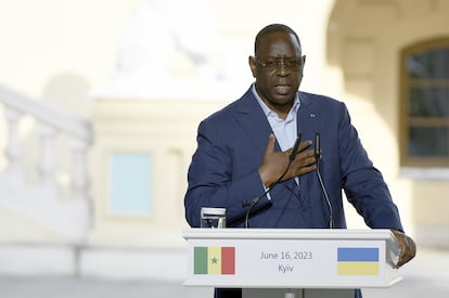 El presidente de Senegal, Macky Sall, el pasado 16 de junio, durante una visita a Kiev en el marco de la misión africana de paz en Ucrania.