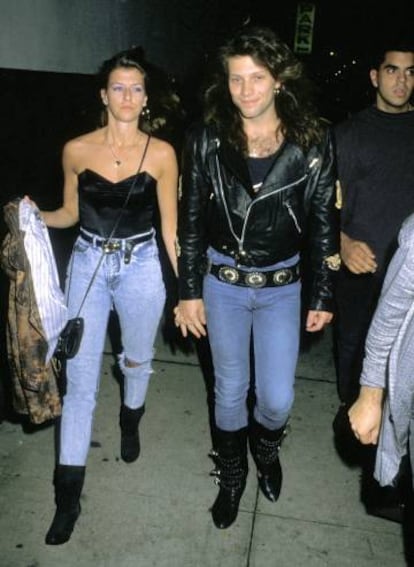 Jon Bon Jovi y su mujer Dorothea Hurley (el matrimonio va por el 30º aniversario y tiene cuatro hijos) llegando a una fiesta en honor a Prince celebrada en 1988.