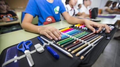 Detalle del estuche de un alumno de Murcia.