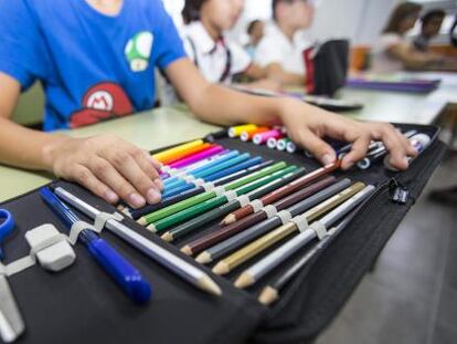 Detalle del estuche de un alumno de Murcia.