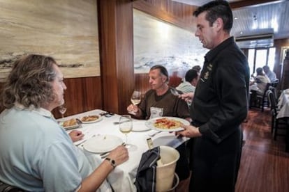 Comedor del restaurante Sa Roqueta, en Portixol (Palma de Mallorca).