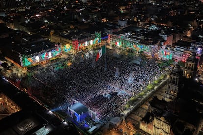 La plancha del Zócalo capitalino lució abarrotada, con casi 140.000 asistentes.