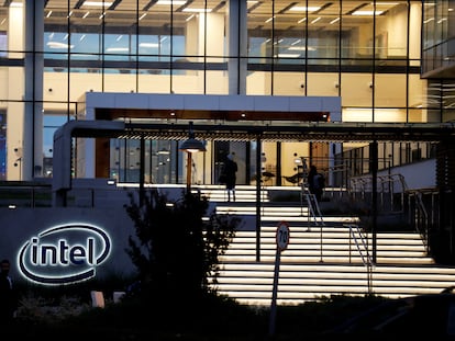 El edificio inteligente que sirve de sede a Intel en Petah Tikva, cerca de Tel Aviv (Israel).