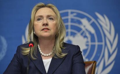 La secretaria de Estado, Hillary Clinton, comparece ante los medios en Ginebra, Suiza, el pasado sábado.