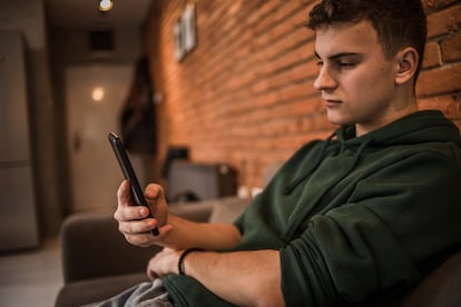 Gurús de ligar con consejos machistas abundan en redes sociales