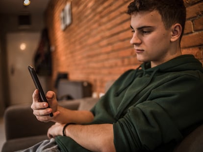 Gurús de ligar con consejos machistas abundan en redes sociales