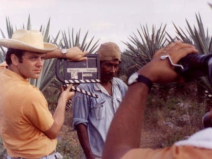 Raymundo Gleyzer en el rodaje de &#039;M&eacute;xico, la revoluci&oacute;n congelada&#039;, en 1968.