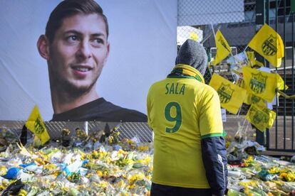 Homenaje de la afición del Nantes a Emiliano Sala.