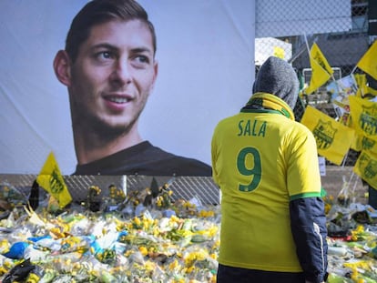 Homenaje de la afición del Nantes a Emiliano Sala.