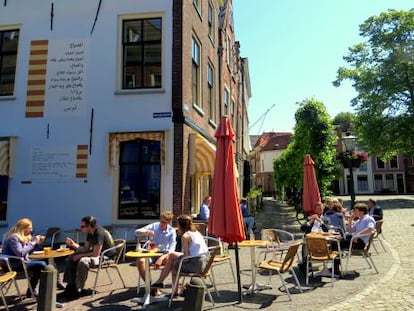 Terraza del café ‘t Suppiershuysinghe, en la ciudad holandesa de Leiden.